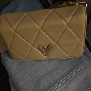 Valentino Chic Quilted Tan Crossbody Bag New With Tags